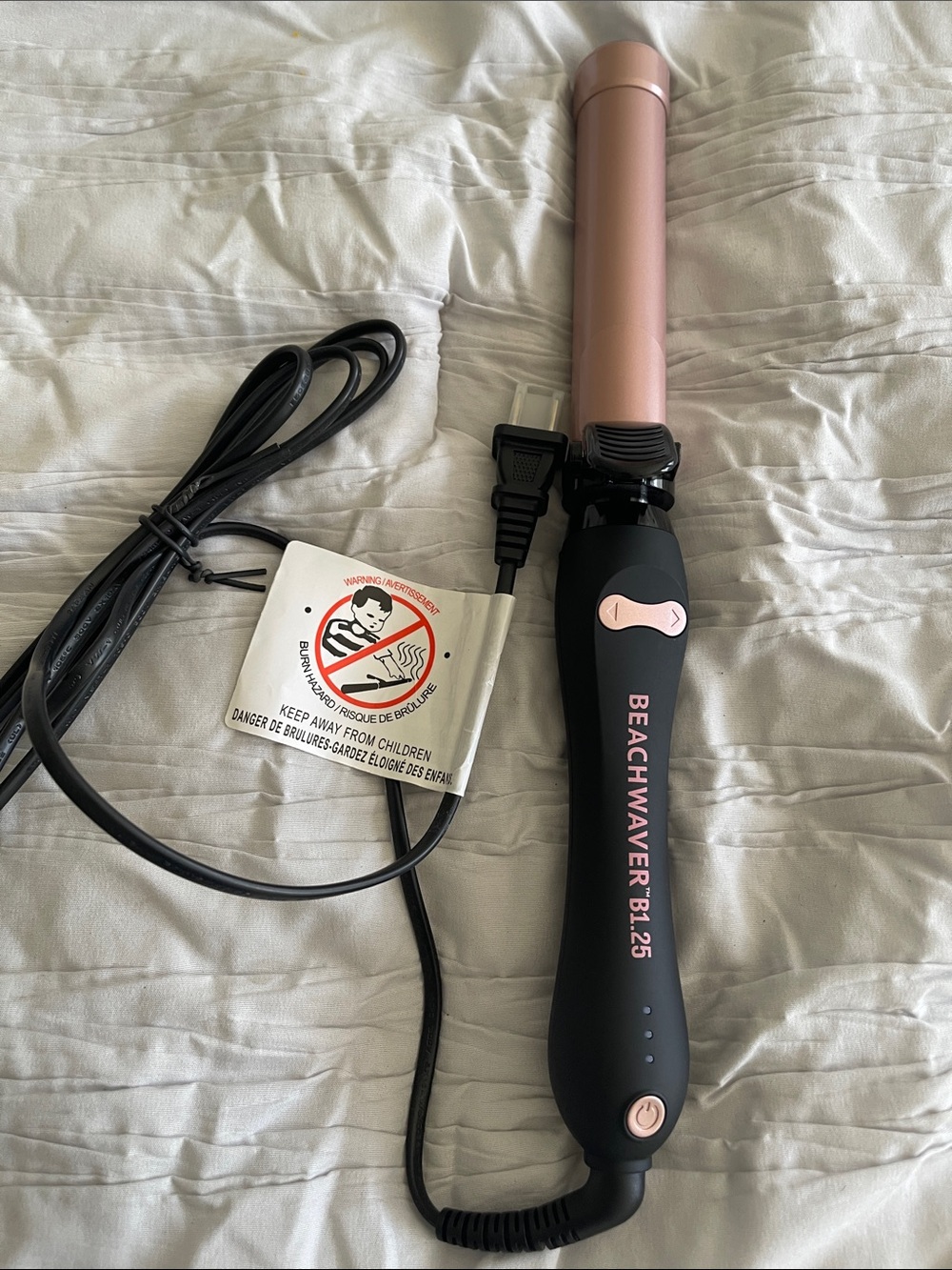 beachwaver B1.25 Pink and Black Curling/Waving Iron. Brand new never used.